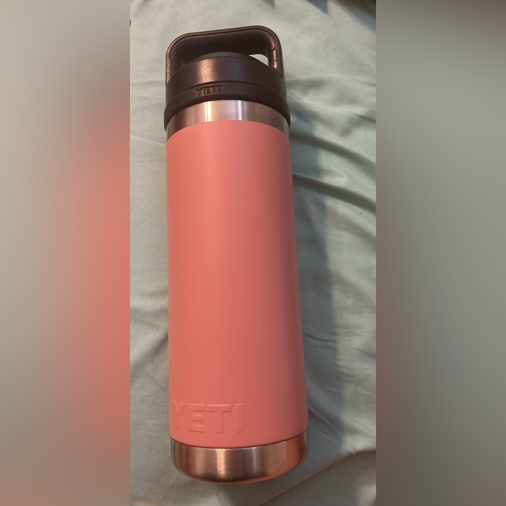 Brand new light pink yeti water bottle I recently had gotten scammed:(help)